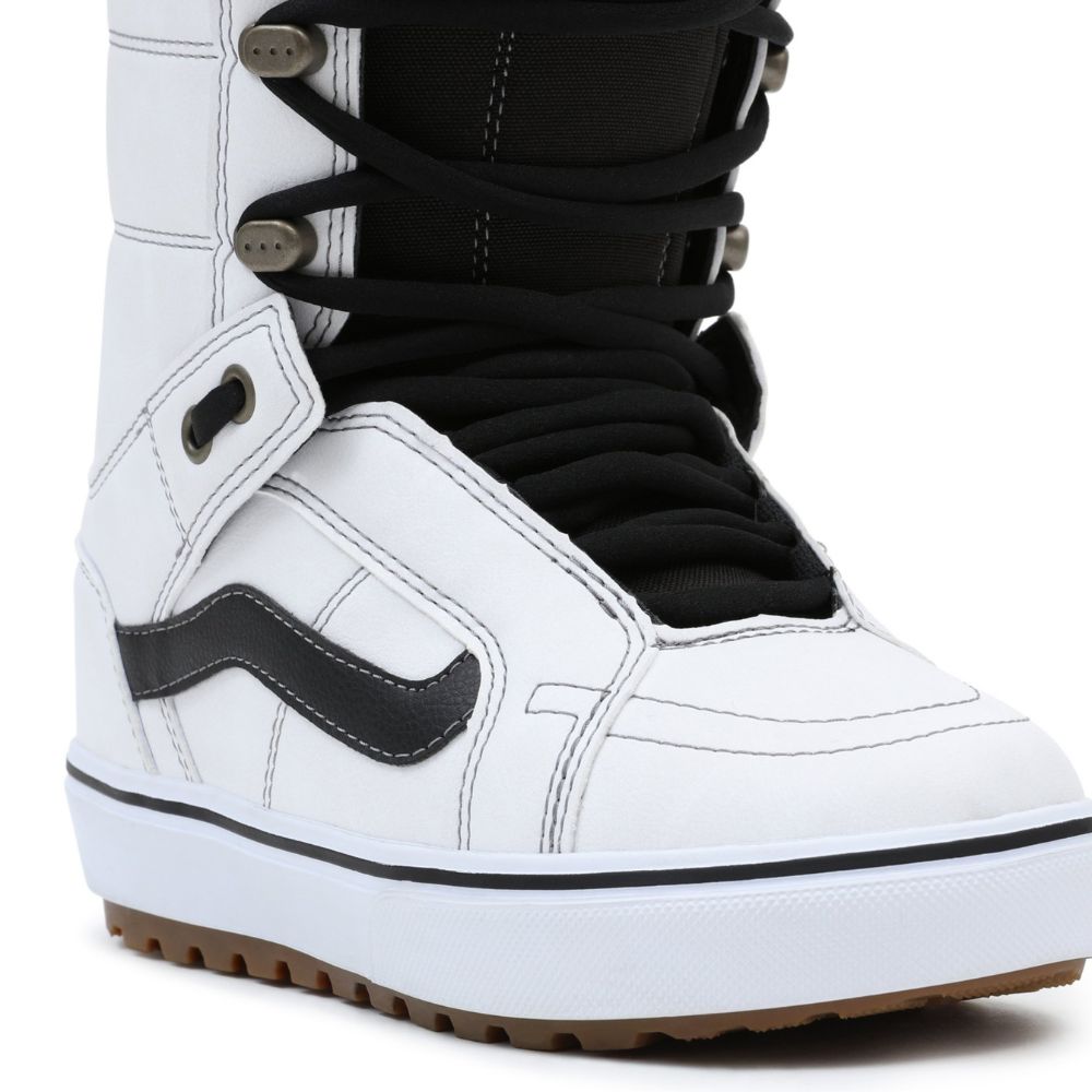 Vans snowboard best sale boots white